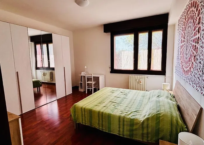 Bright Three-room 250m From The Subway Apartment