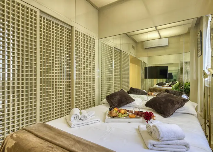 Cerva - Cozy 1 Bedroom With Balcony In San Babila By Rentopolis Appartement Milaan