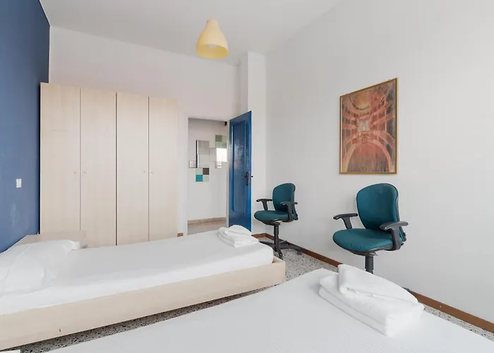 Guesthost - Farini For 6 People アパート ミラノ