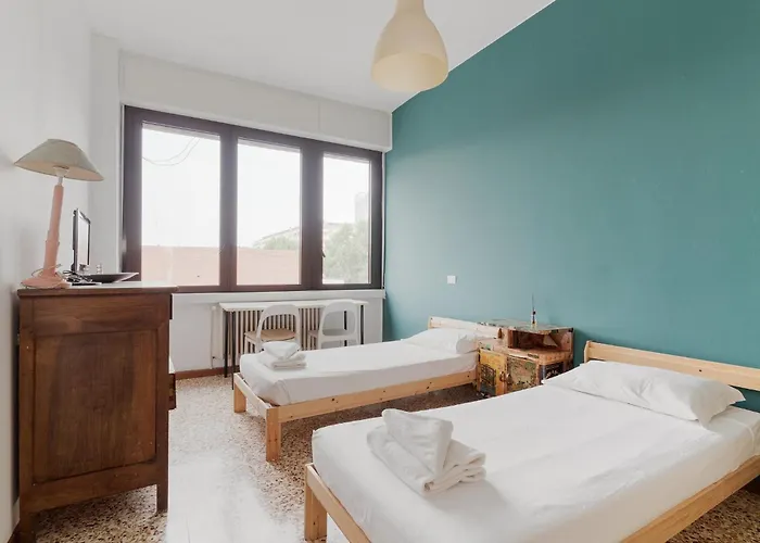 Guesthost - Farini For 6 People *