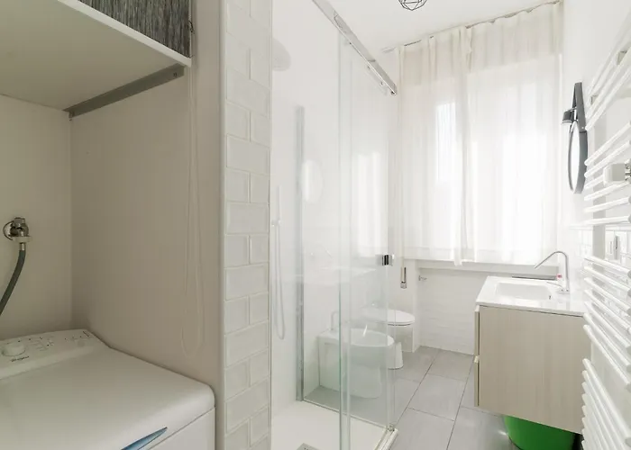 Guesthost - Modern Lancetti * Милан