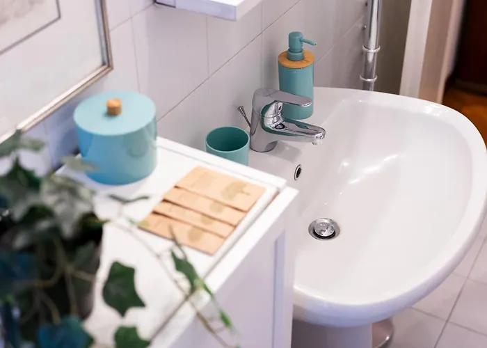 Charming With Balcony & Wi-fi * Mailand