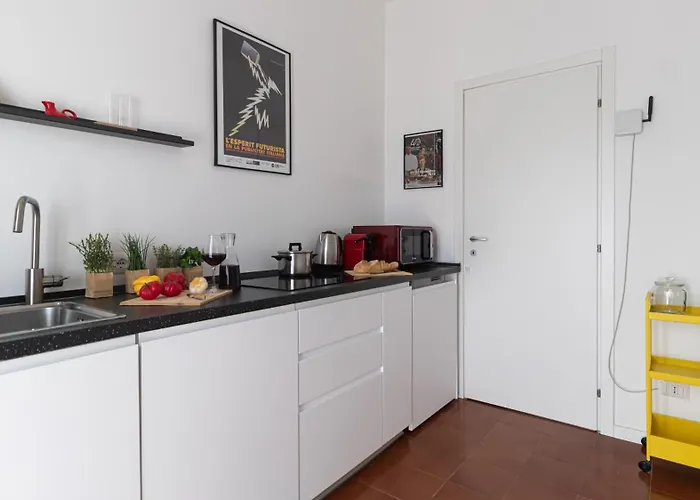 Italianway Comfort - Raffaello Sanzio 33 * Milan