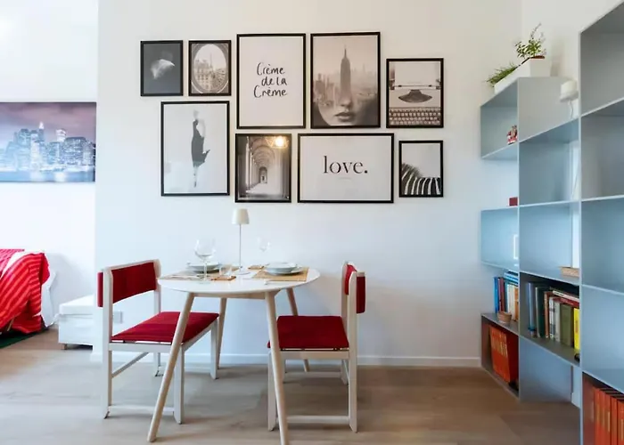 Mylo's -15 Minutes From The Duomo, Ieo, Prada