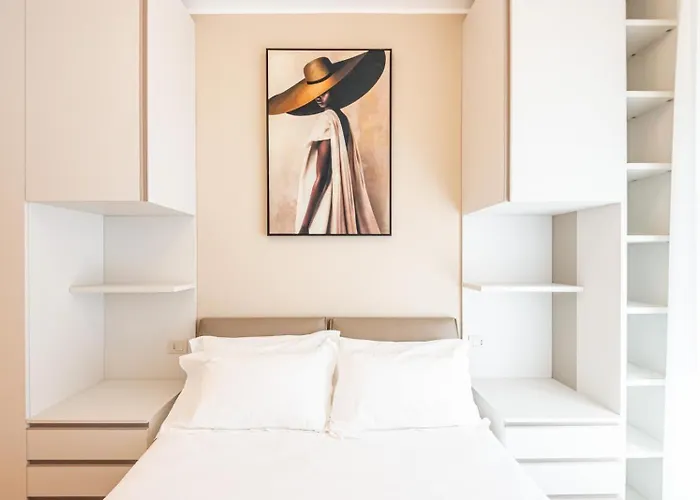 Michelangelo Moscova Golden House