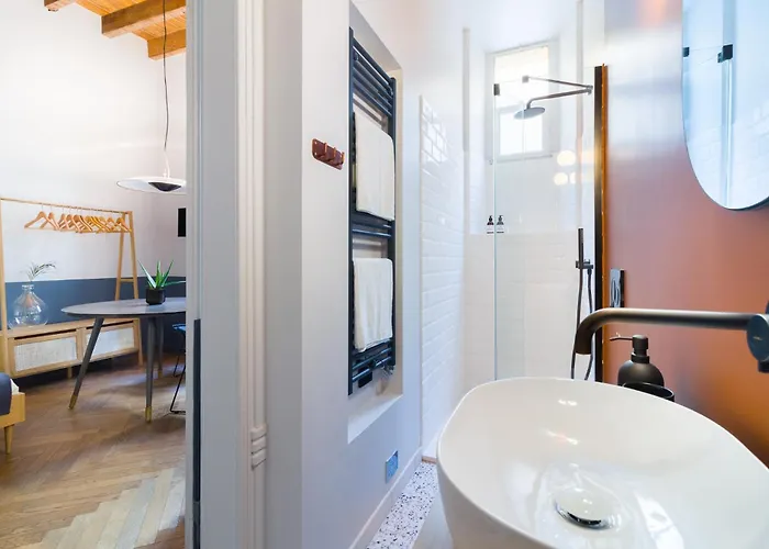 Design Of Wood & Charm * Milán