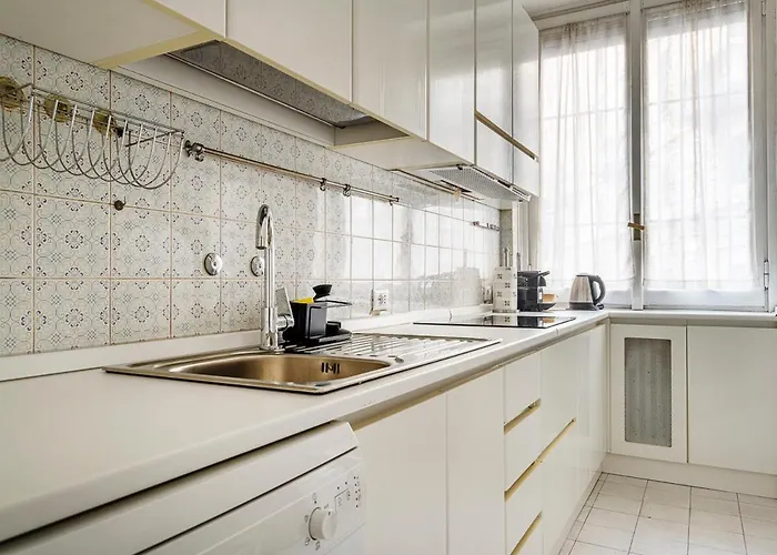 Exclusive 4 Bedrooms In Brera شقة ميلان