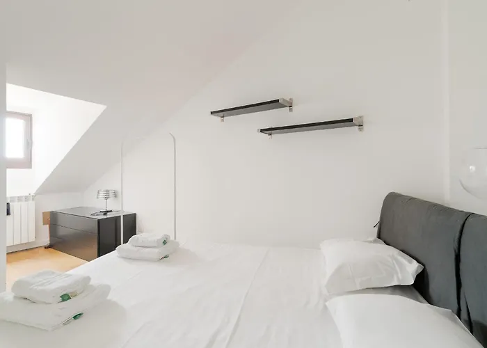 Guesthost - Darsena Bright Appartement Milaan