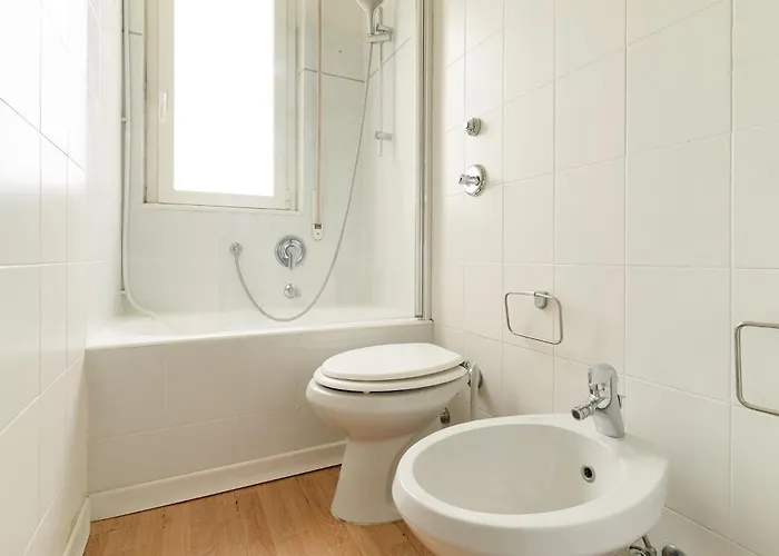 Guesthost - Dergano M3 Bright *