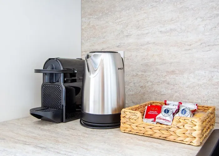 5min From Metro M1 New Flat דירה