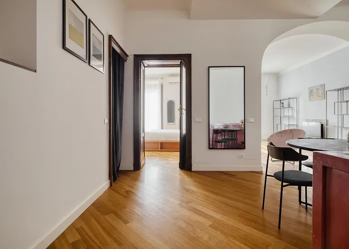 Your Sunny Getaway In Porta Venezia Dist... Apartmán *