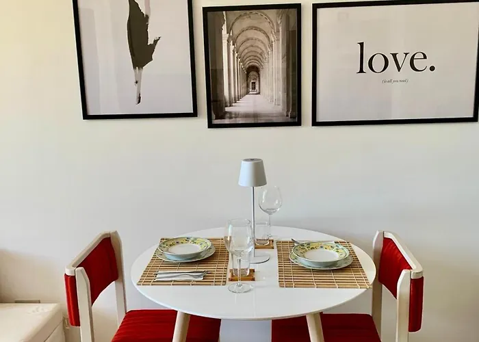 Mylo's -15 Minutes From The Duomo, Ieo, Prada