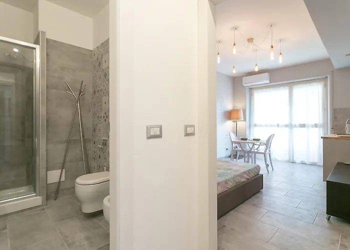 Joivy Cosy Studios, Easy Access To The Centre Of