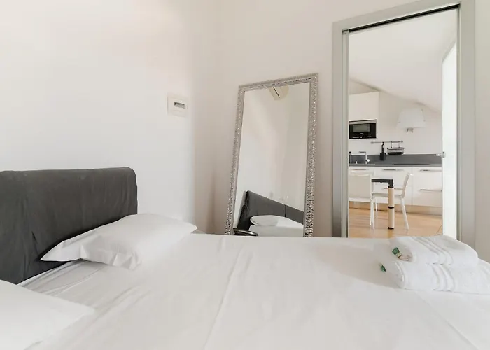 Guesthost - Darsena Bright Appartement *