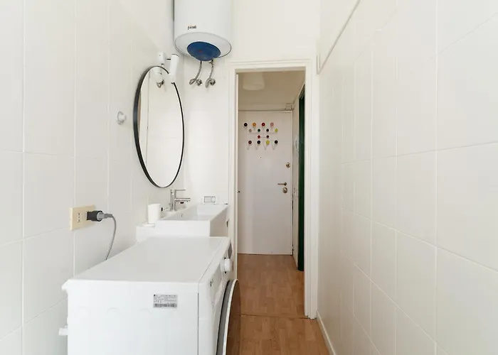 Guesthost - Dergano M3 Bright *