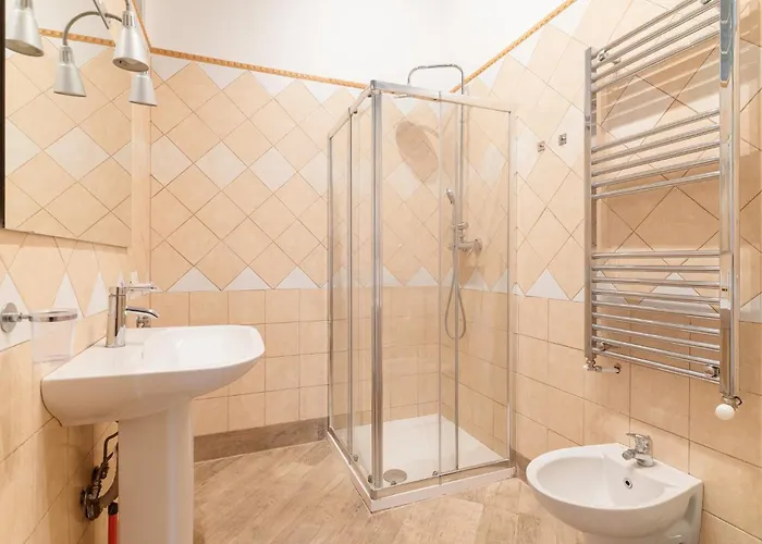 Guesthost - Farini For 6 People * ミラノ