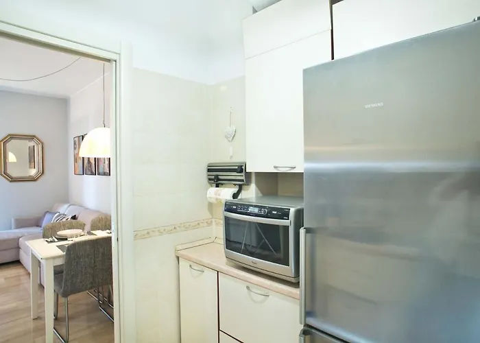 Cozy 5 Posti Letto - 15 Minuti Dal Duomo - Metro M1 A 4 Minuti - Ac - Wifi - Netflix Appartement *