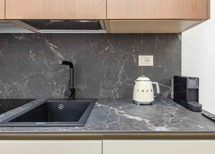 Michelangelo Moscova Golden House * Milan