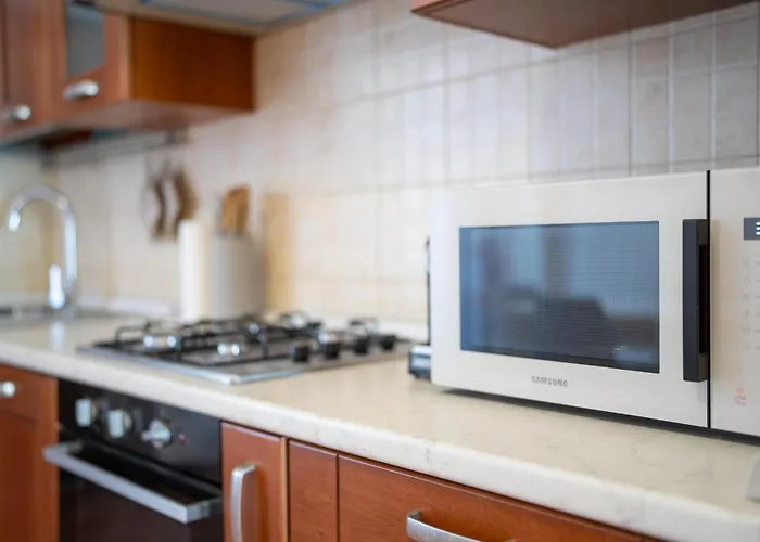 Spacious At 5 Min Walk From Station *