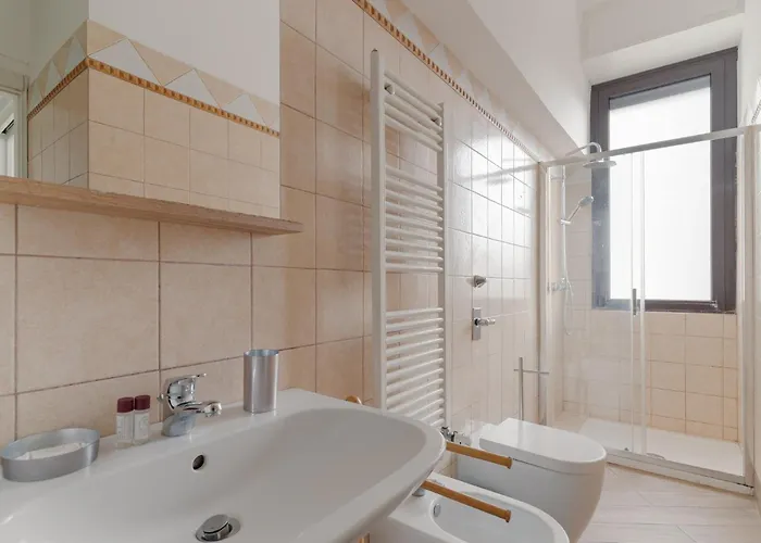 Guesthost - Farini For 6 People *