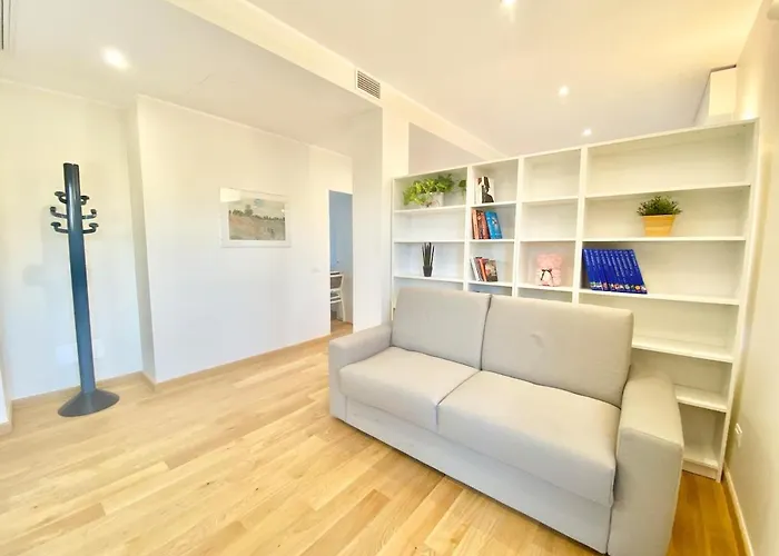 Lejlighed Penthouse With Panoramic Terrace-8 Minutes From The Duomo