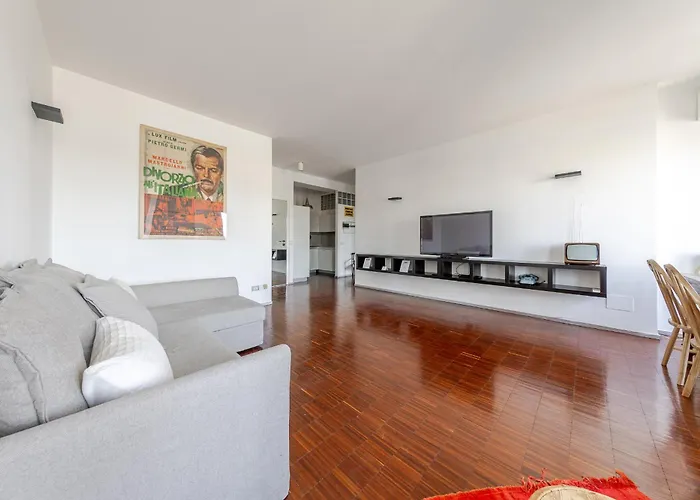 One Bedroom In The Heart Of