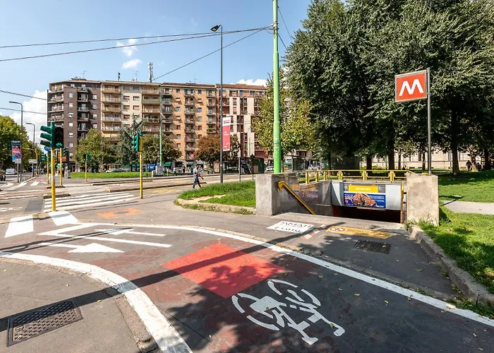 Stayeasy Bernina - Design Loft, Metro And Free Parking Apartmán