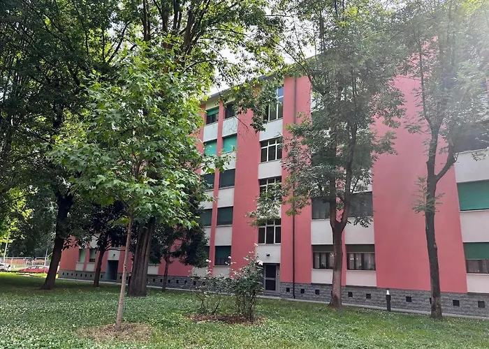 아파트 Bright Three-room 250m From The Subway