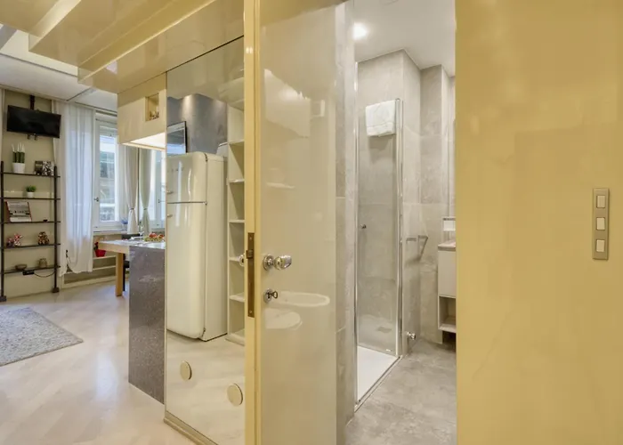 Appartement Cerva - Cozy 1 Bedroom With Balcony In San Babila By Rentopolis Milaan