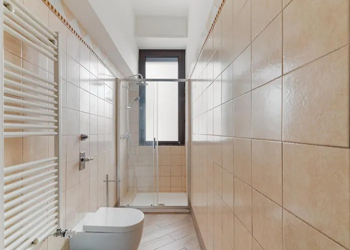 アパート Guesthost - Farini For 6 People ミラノ