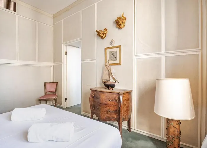 800 M Duomo - Vintage E Spazioso Daire