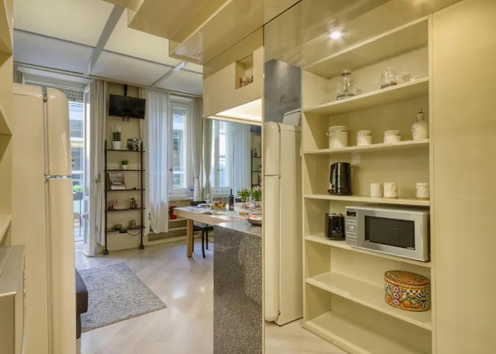 Appartement Cerva - Cozy 1 Bedroom With Balcony In San Babila By Rentopolis Milaan