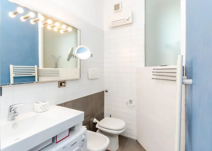 Corso Chic Street, Porta Garibaldi, Stazione Centrale, Nel Cuore Della Di