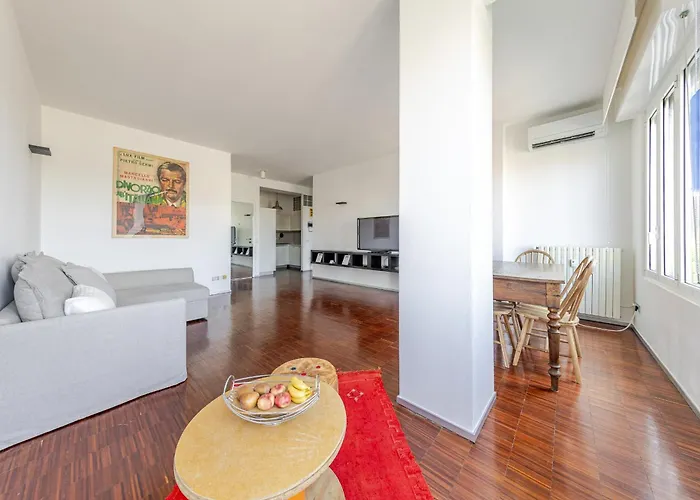 One Bedroom In The Heart Of