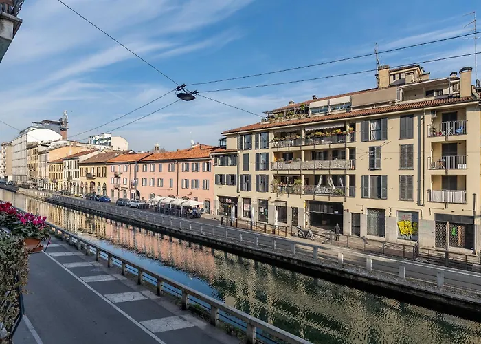Spacious Design Flat At Navigli At 15 Min From Duomo