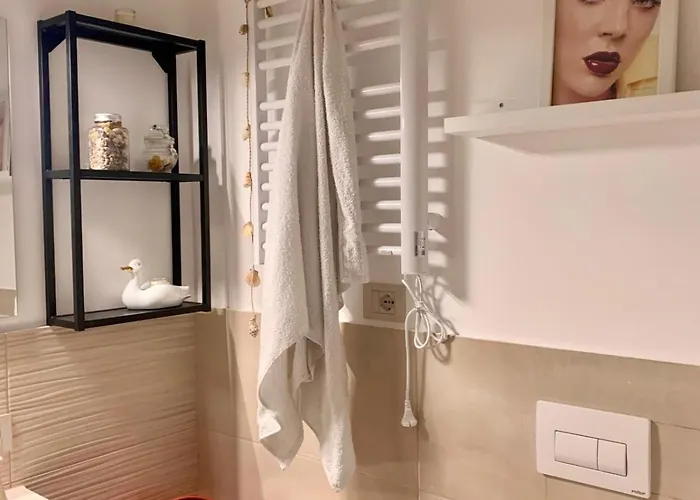 Mylo's -15 Minutes From The Duomo, Ieo, Prada *