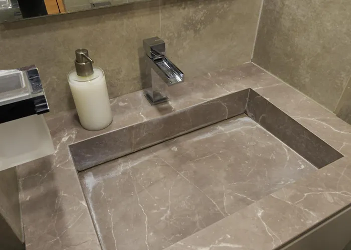 Cerva - Cozy 1 Bedroom With Balcony In San Babila By Rentopolis Appartement