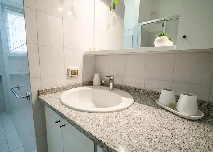 Duomo 10 Minutes Away Spacious 5 Pax Balcony Wifi Ac Milaan