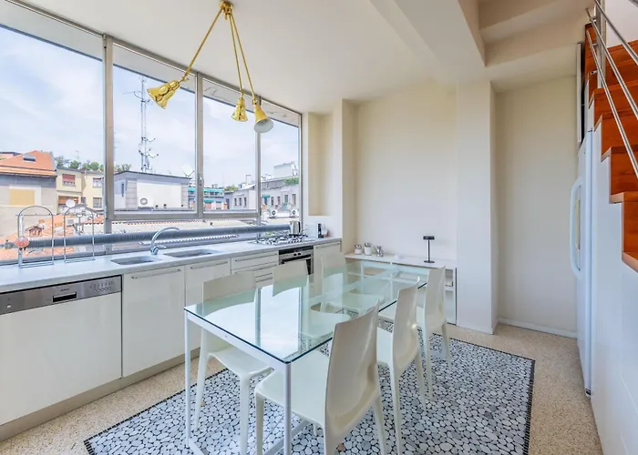 Penthouse With Terraces, Jacuzzi & Garage 公寓