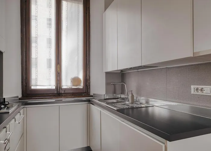 Apartmán Your Sunny Getaway In Porta Venezia Dist...