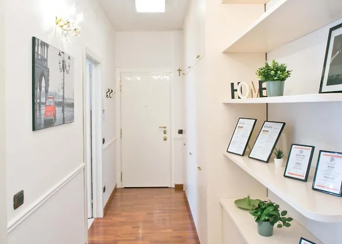 아파트 Cozy 5 Posti Letto - 15 Minuti Dal Duomo - Metro M1 A 4 Minuti - Ac - Wifi - Netflix *