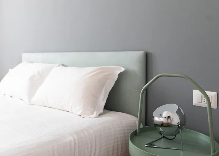 Italianway Comfort - Raffaello Sanzio 33 * Milan