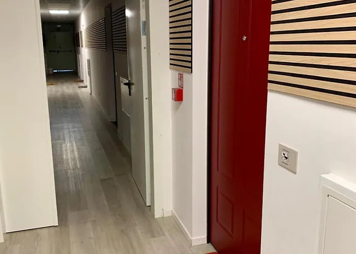 Mylo's -15 Minutes From The Duomo, Ieo, Prada *