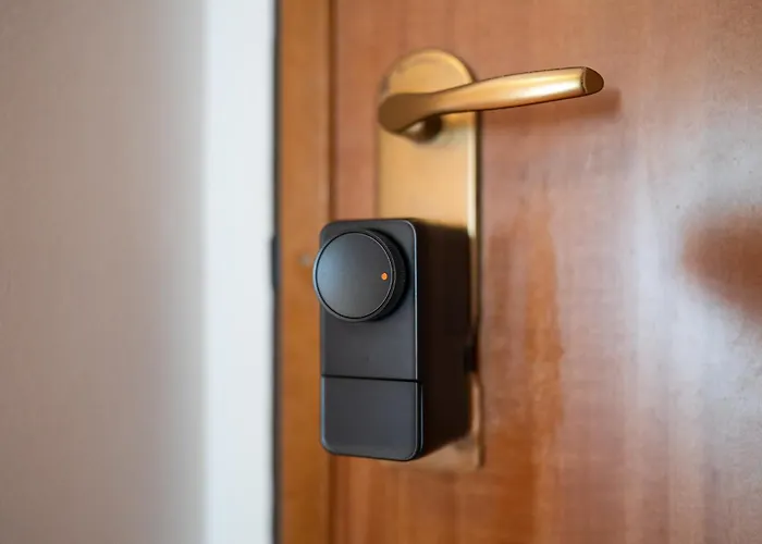 Spacious At 5 Min Walk From Station * Milão