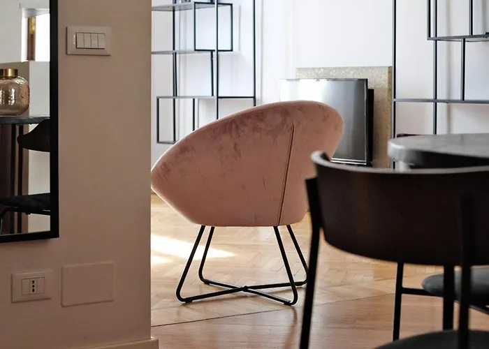 Your Sunny Getaway In Porta Venezia Dist... Apartmán