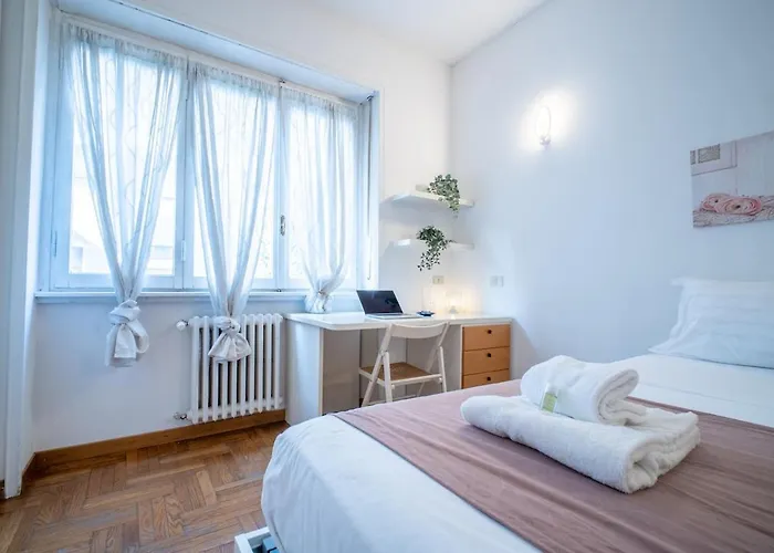 Appartement Duomo 10 Minutes Away Spacious 5 Pax Balcony Wifi Ac
