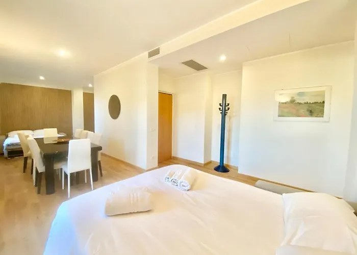 Lejlighed Penthouse With Panoramic Terrace-8 Minutes From The Duomo