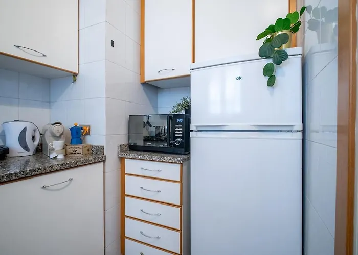 Duomo 10 Minutes Away Spacious 5 Pax Balcony Wifi Ac Mailand