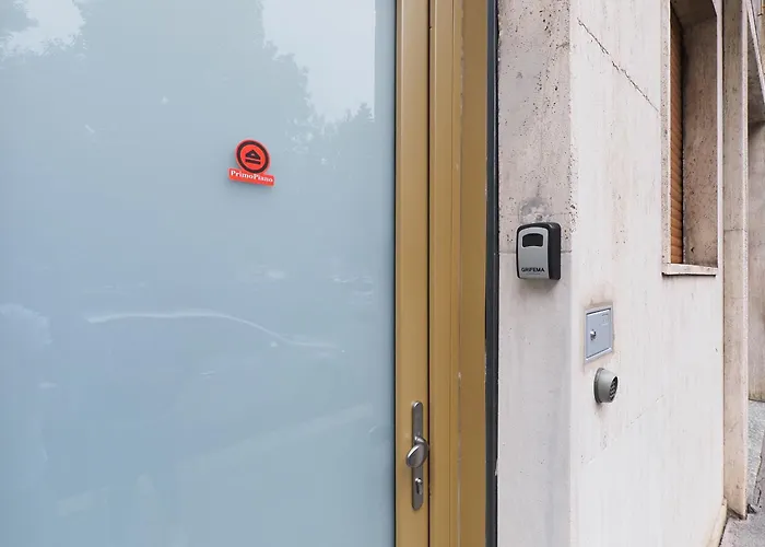 Appartamento Primopiano - Imperatore Tito Milano