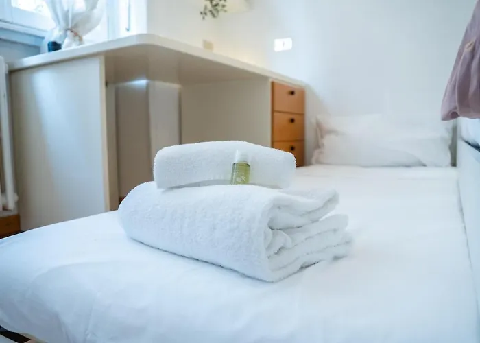 Duomo 10 Minutes Away Spacious 5 Pax Balcony Wifi Ac Appartement